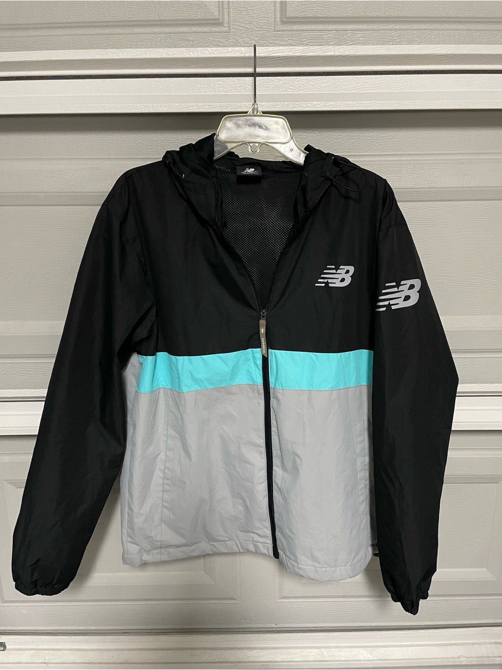 New Balance Men's Windbreaker Jacket Hooded Full-Zip M Black Gray Blue